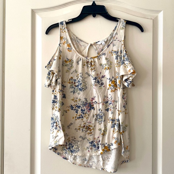 Cream Color Floral Blouse. - Picture 1 of 2